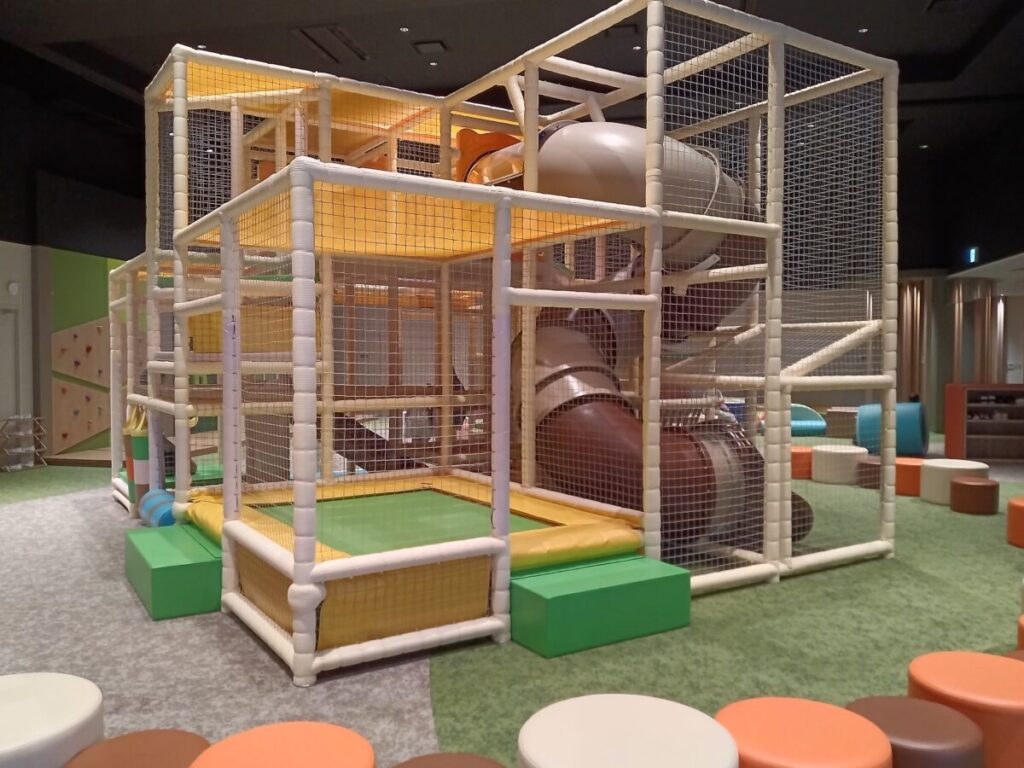 子供用の大型遊具
